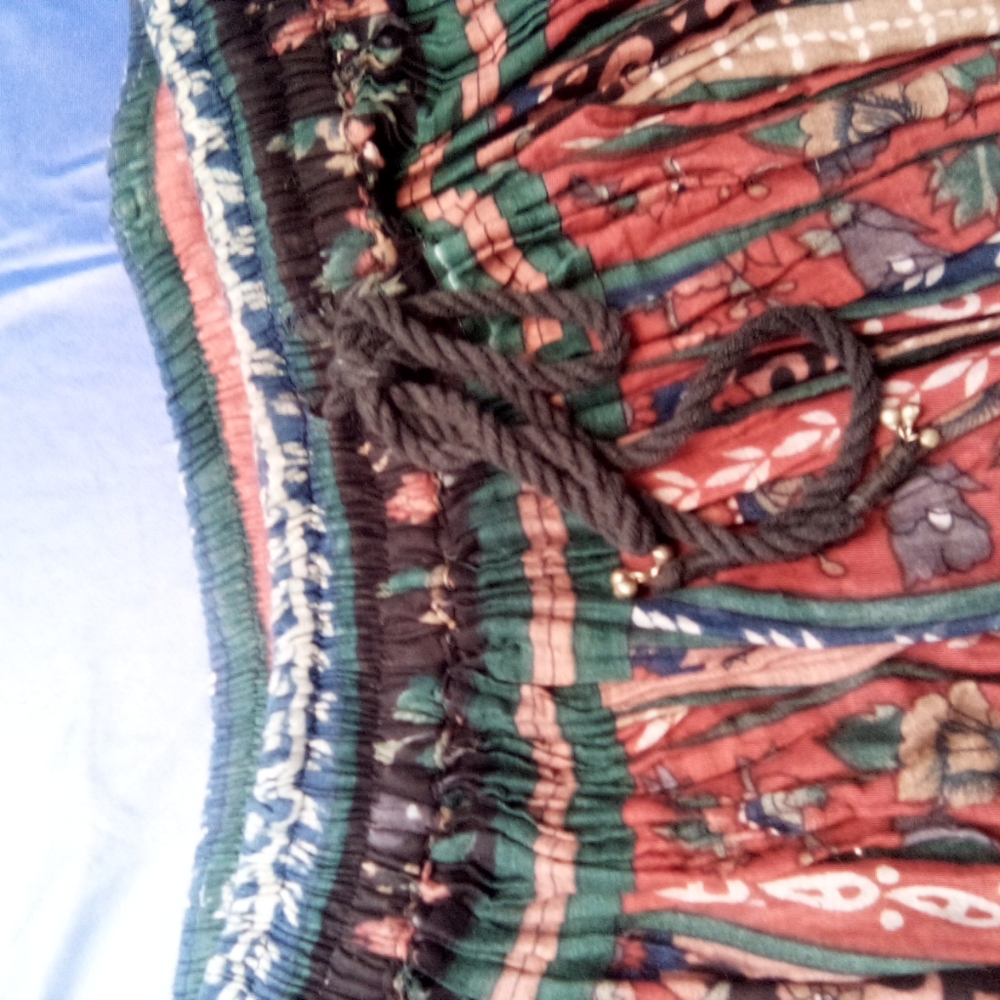 Skirt - Picture 3 of 3
